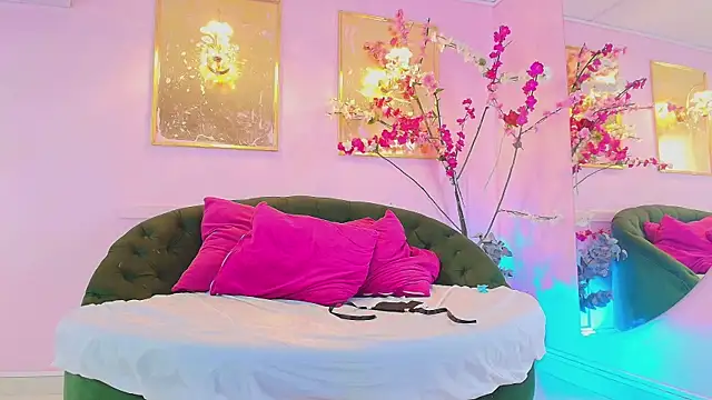 Snapshot of scarlette69 chatting on 02-21-26, 07:26 scarlette69 online show from 02-21-26, 07:26