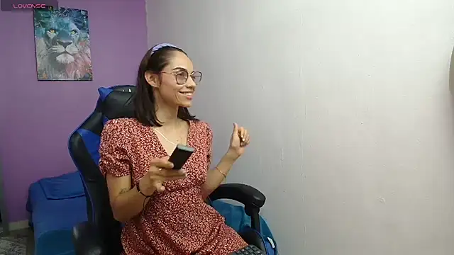 Snapshot of alana_lara chatting on 02-11-26, 06:57 alana lara online show from 02-11-26, 06:57