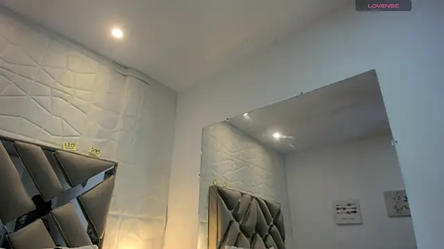 raquell moore online show from 10-08-25, 01:14