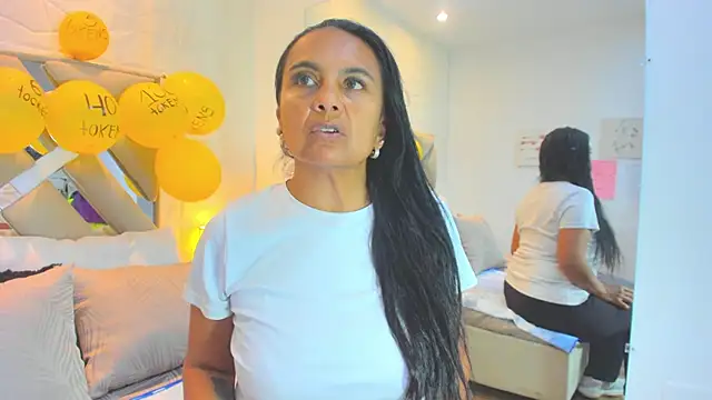 raquell moore online show from 12-15-25, 01:04