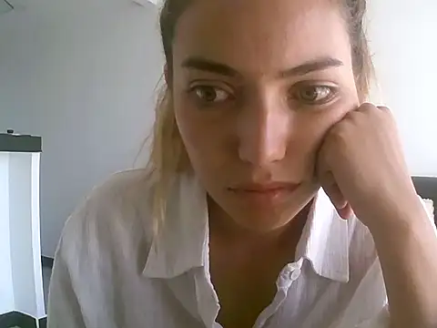VittoriaTaylor online show from 02-09-26, 07:29