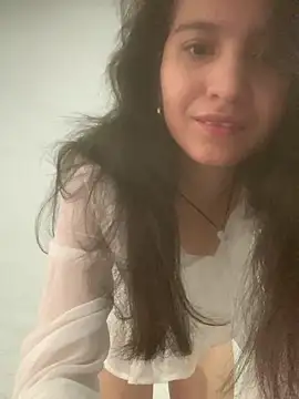 Bella still online show from 03-12-25, 11:53