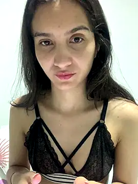 Bella still online show from 09-21-25, 12:51