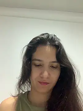 Bella still online show from 09-25-25, 01:04