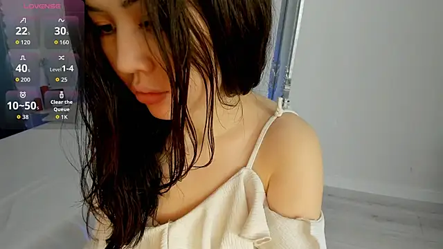 Snapshot of novaaskyy chatting on 11-19-25, 01:22 novaaskyy online show from 11-19-25, 01:22