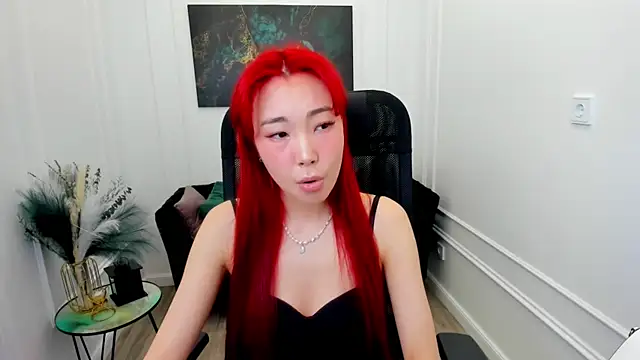 AnnaReyla online show from 05-12-26, 03:58