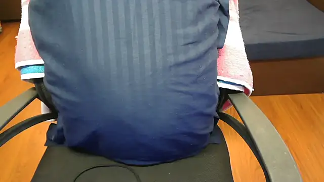 Snapshot of LovelyRosy chatting on 11-19-25, 12:32 LovelyRosy online show from 11-19-25, 12:32