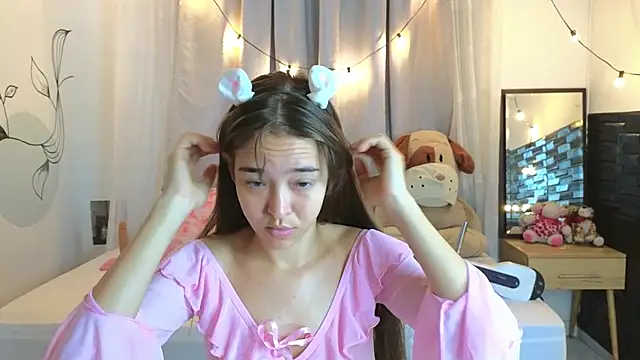 SERAFINA  online show from 12-04-25, 11:30