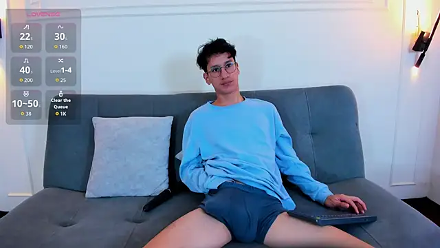 Snapshot of Cum_hunters chatting on 10-30-25, 04:25 Cum hunters online show from 10-30-25, 04:25