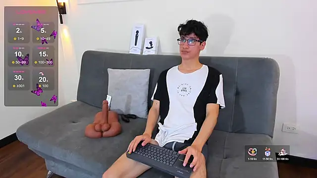 Snapshot of Cum_hunters chatting on 11-26-25, 03:18 Cum hunters online show from 11-26-25, 03:18