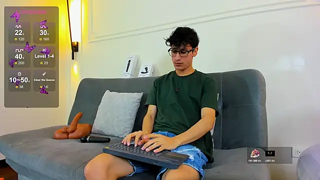 Snapshot of Cum_hunters chatting on 12-02-25, 03:23 Cum hunters online show from 12-02-25, 03:23