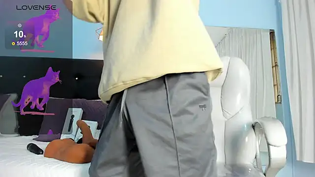 Snapshot of Cum_hunters chatting on 12-19-25, 07:10 Cum hunters online show from 12-19-25, 07:10