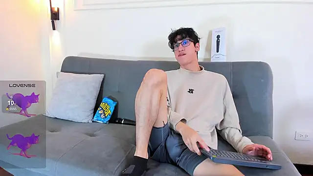 Snapshot of Cum_hunters chatting on 01-10-26, 03:08 Cum hunters online show from 01-10-26, 03:08