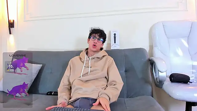 Snapshot of Cum_hunters chatting on 01-11-26, 03:22 Cum hunters online show from 01-11-26, 03:22