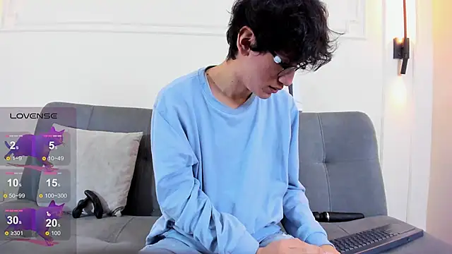 Snapshot of Cum_hunters chatting on 02-04-26, 03:12 Cum hunters online show from 02-04-26, 03:12