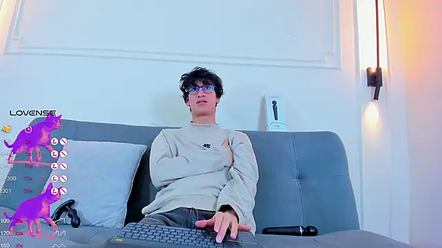 Snapshot of Cum_hunters chatting on 02-05-26, 03:11 Cum hunters online show from 02-05-26, 03:11