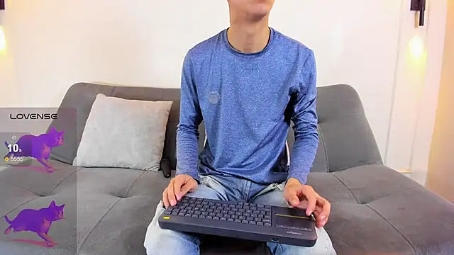 Snapshot of Cum_hunters chatting on 02-20-26, 03:25 Cum hunters online show from 02-20-26, 03:25