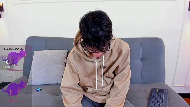 Snapshot of Cum_hunters chatting on 03-01-26, 03:19 Cum hunters online show from 03-01-26, 03:19