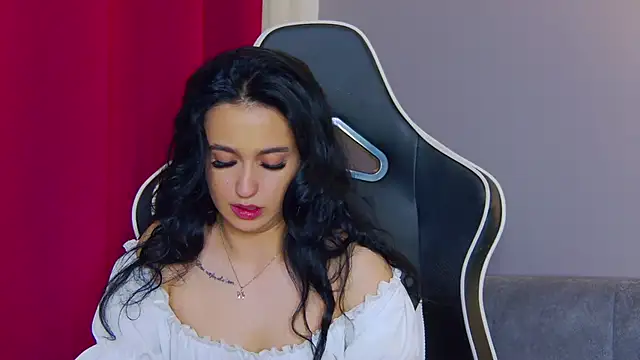 Snapshot of Eva_Lovvia_ chatting on 02-11-25, 10:39 Eva Lovvia  online show from 02-11-25, 10:39