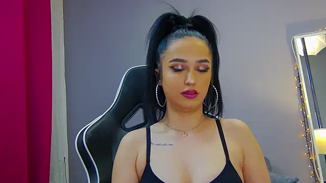 Snapshot of Eva_Lovvia_ chatting on 02-20-25, 07:41 Eva Lovvia  online show from 02-20-25, 07:41