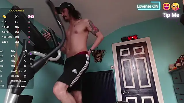 Snapshot of riffraphboi chatting on 09-11-25, 11:43 riffraphboi online show from 09-11-25, 11:43