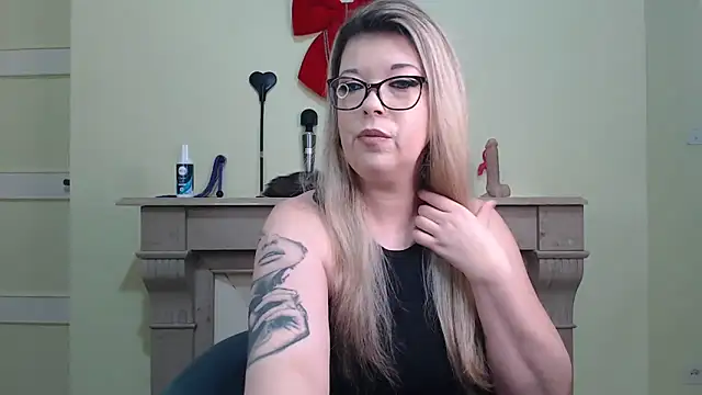 Snapshot of kamilalova chatting on 03-31-26, 02:17 kamilalova online show from 03-31-26, 02:17