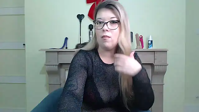 Snapshot of kamilalova chatting on 04-01-26, 02:03 kamilalova online show from 04-01-26, 02:03