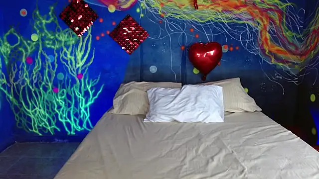 lucie petite online show from 09-24-25, 06:44