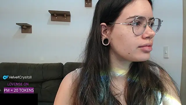 Snapshot of crystalll_room chatting on 09-25-25, 06:50 crystalll room online show from 09-25-25, 06:50