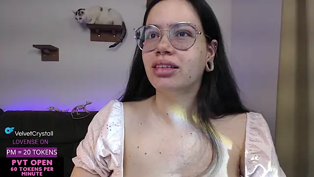 crystalll room online show from 10-24-25, 04:20