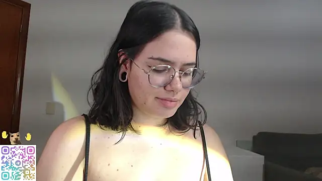 crystalll room online show from 07-01-26, 03:19