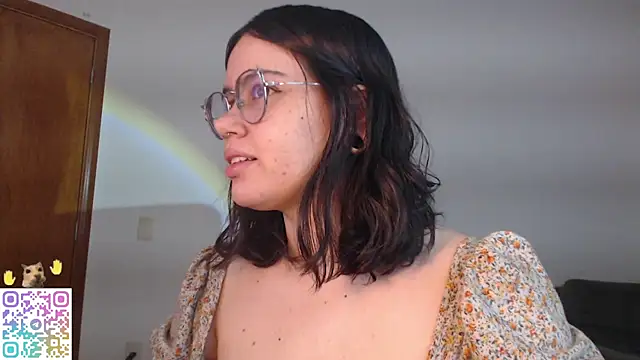 crystalll room online show from 07-16-26, 02:28