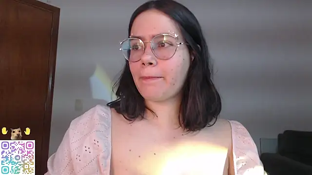crystalll room online show from 07-19-26, 03:21