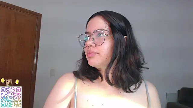 crystalll room online show from 07-27-26, 02:40