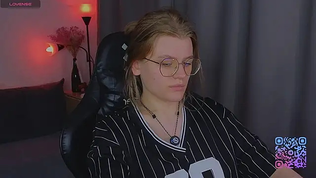  JessieVibes online show from 06-09-26, 01:45