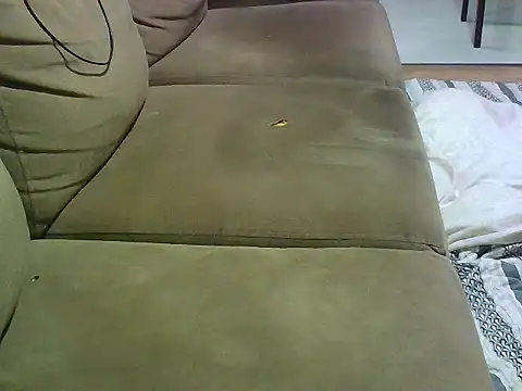 Snapshot of uberdot chatting on 10-30-25, 11:27 uberdot online show from 10-30-25, 11:27