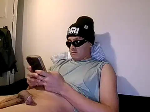 Snapshot of PerroDemonioHot chatting on 02-04-25, 04:48 PerroDemonioHot online show from 02-04-25, 04:48