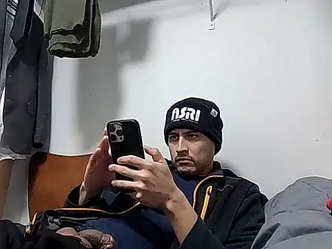 Snapshot of PerroDemonioHot chatting on 02-07-26, 10:35 PerroDemonioHot online show from 02-07-26, 10:35