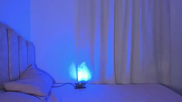 Snapshot of Marianagarcia01 chatting on 03-25-26, 11:11 Marianagarcia01 online show from 03-25-26, 11:11