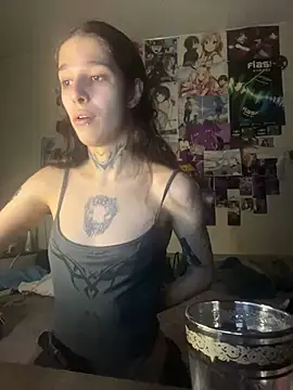 Snapshot of mollyEXD chatting on 03-10-25, 10:13 mollyEXD online show from 03-10-25, 10:13