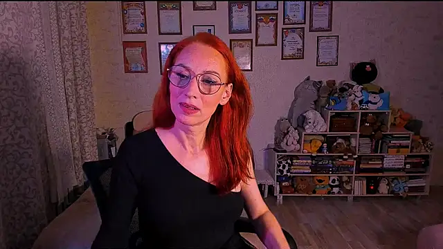 Snapshot of red_rocco chatting on 03-05-25, 04:24 red rocco online show from 03-05-25, 04:24