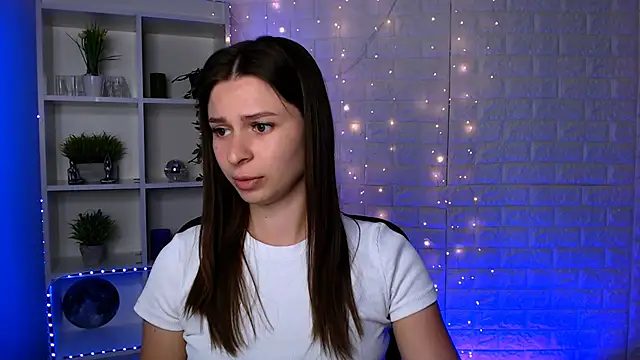 flora ri online show from 09-17-25, 09:33