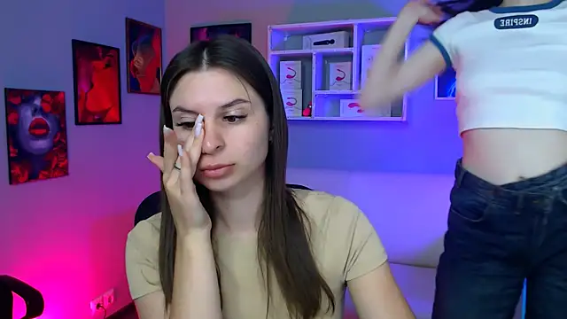 flora ri online show from 09-28-25, 09:14