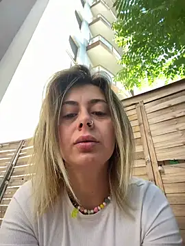 Snapshot of ChloeFrost chatting on 06-14-26, 05:20 ChloeFrost online show from 06-14-26, 05:20
