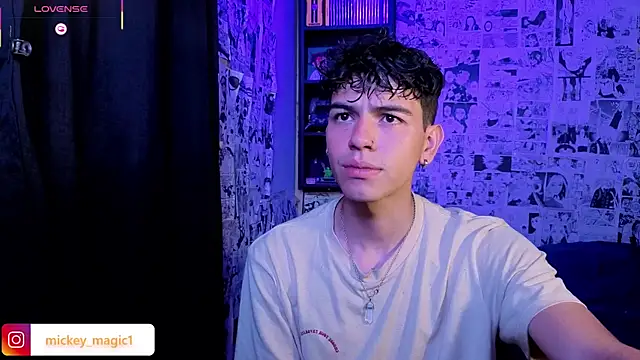 Snapshot of Mickey_Magic chatting on 01-18-26, 11:03 Mickey Magic online show from 01-18-26, 11:03