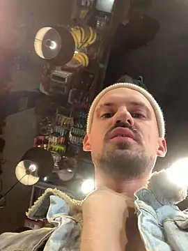 AssHunter4k online show from 03-20-25, 06:08