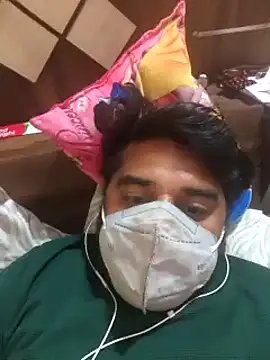 Snapshot of Raziv_komal143 chatting on 02-03-25, 02:14 Raziv komal143 online show from 02-03-25, 02:14