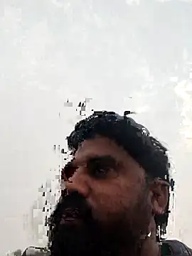 Snapshot of Raziv_komal143 chatting on 10-31-25, 02:01 Raziv komal143 online show from 10-31-25, 02:01