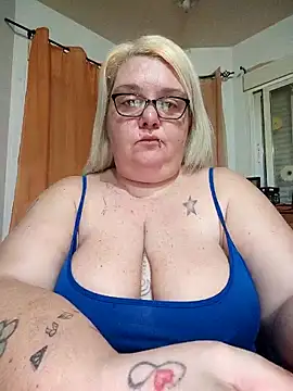 diosacurvy1984 online show from 04-08-26, 07:41