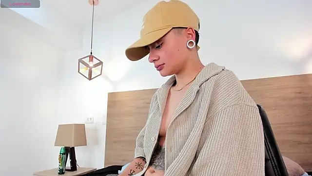 Snapshot of _Eternal_ chatting on 01-25-25, 05:18 Eternal online show from 01-25-25, 05:18